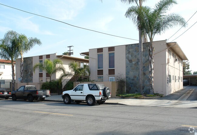 Primary Photo - Pride of Ownership - East Costa Mesa