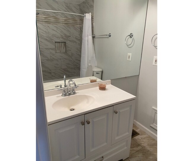 Building Photo - 306 N Fremont Ave