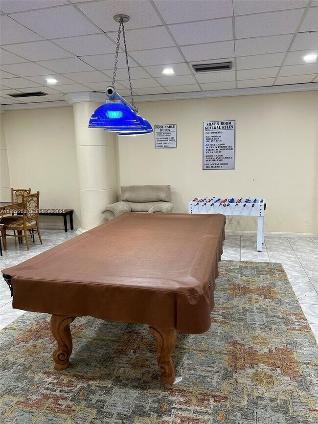 Building Photo - 3725 S Ocean Dr