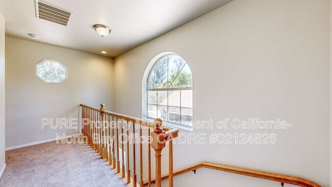 Building Photo - 5075 Charmian Dr