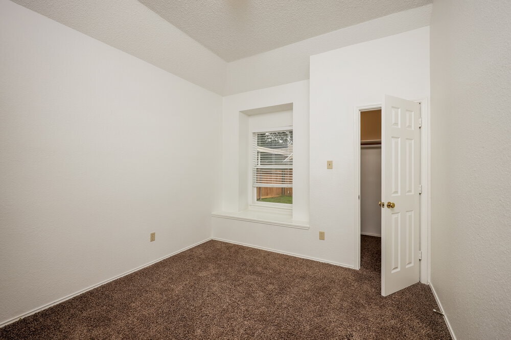 Building Photo - 2208 Browning Dr