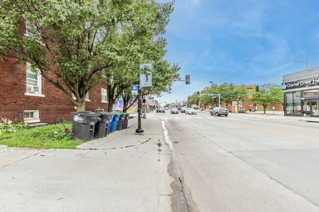 Building Photo - Beautiful 3 Bedroom Apartment | Downtown Benson