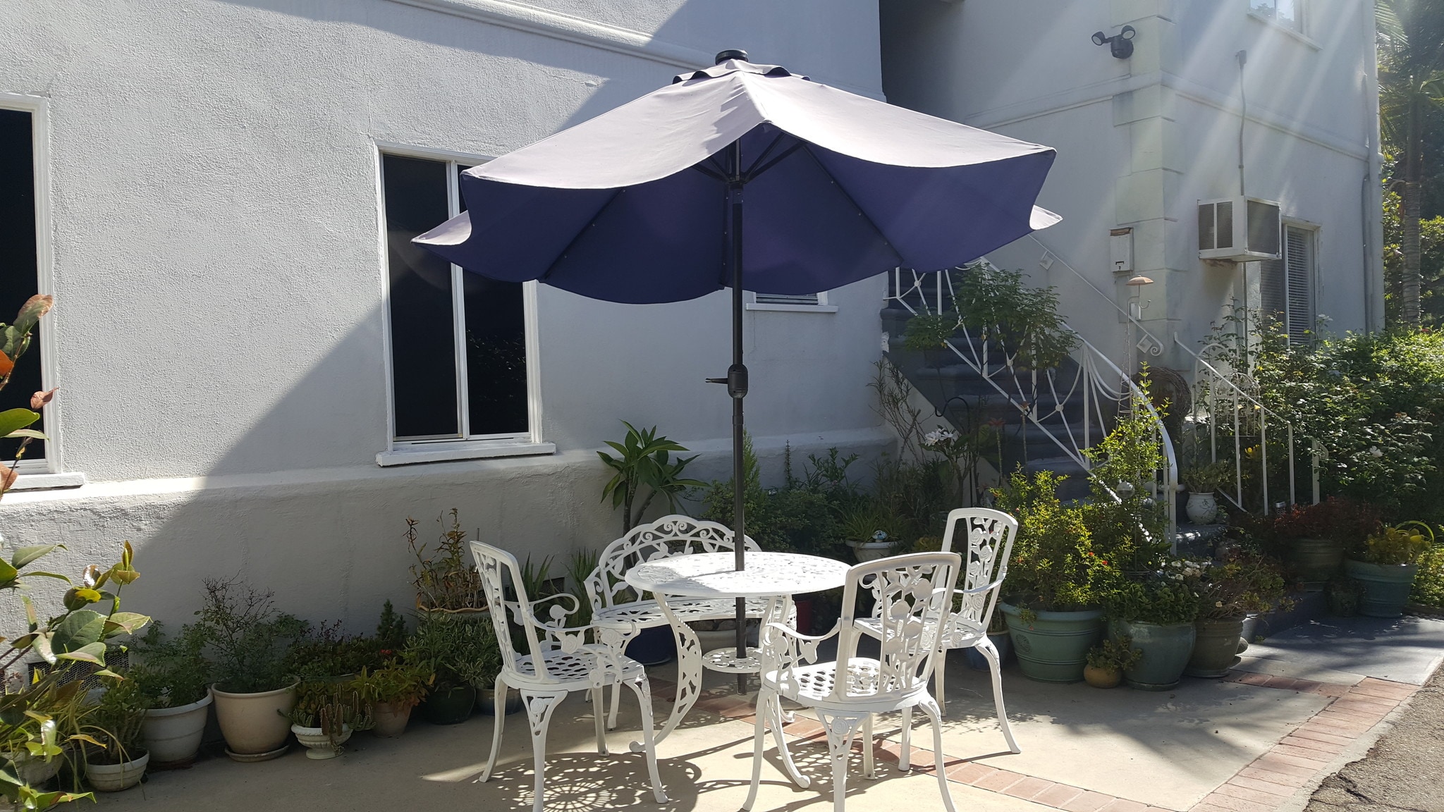 Patio Area - 305 N Palm Ave