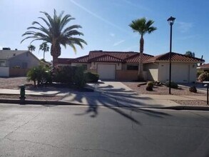 Building Photo - Great Summer Rental at a Great Price! Available May 15 through October 15, 2026 Only. Lovely cozy...