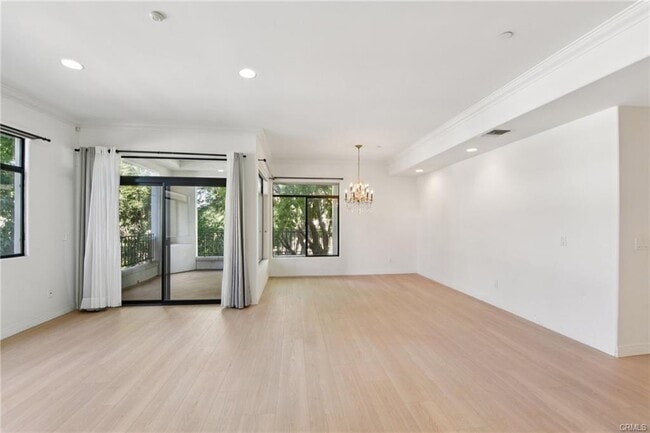 Building Photo - 742 Locust St