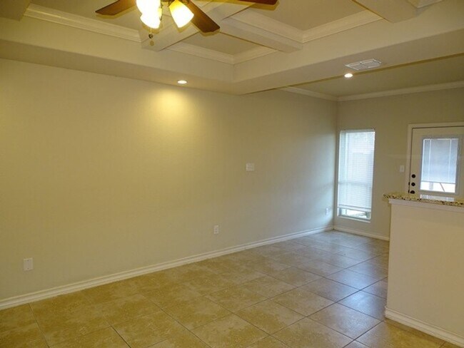 Building Photo - 7117 Micayla Cv