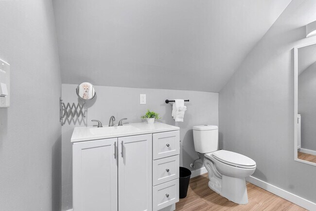 Building Photo - 52 Florida Ave