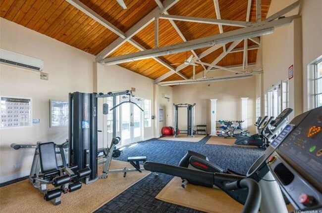 Building Photo - 605 Mananai Pl