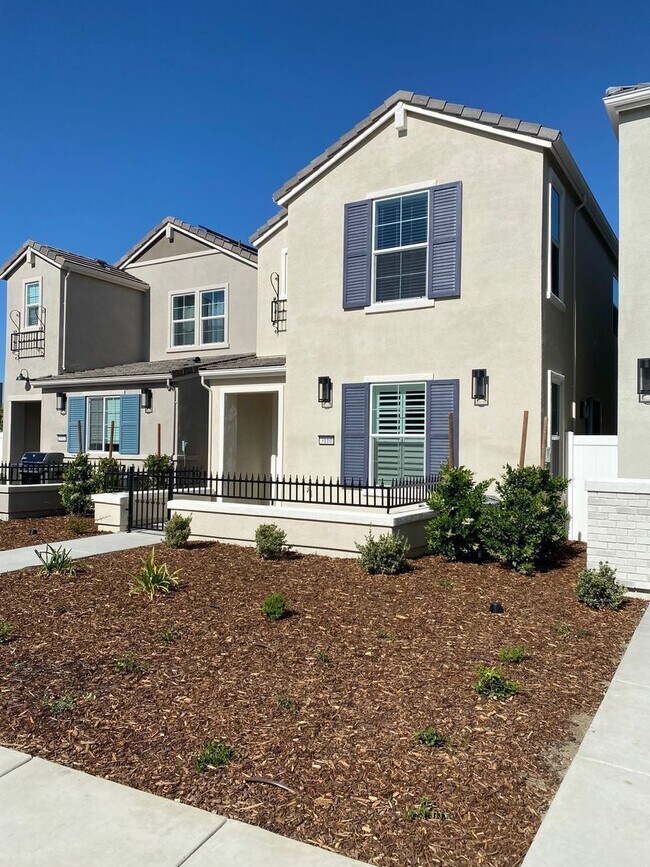 Building Photo - Newer Single Family Home in West Sacramento