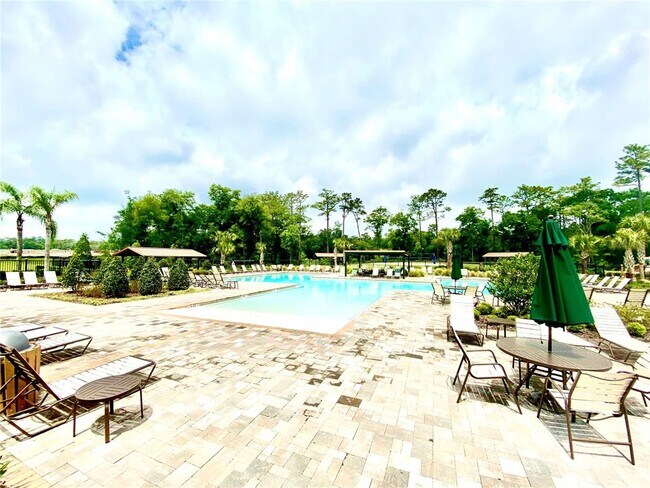 Building Photo - 160 Victoria Oaks Blvd