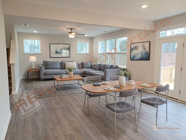 Building Photo - Lovely 4 Bedroom, 3 Bath Single-Family Home w/1st FL Guest Suite & 2 Car Garage in Sierra Heights...