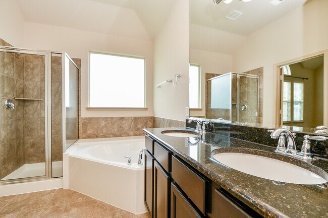 Building Photo - 11022 Ellison Ridge Dr