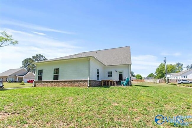 Building Photo - 15176 Blendor Crooks Dr