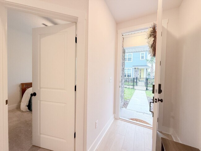 Building Photo - Resort-Style Living in eTown | Gated Community + Top Amenities