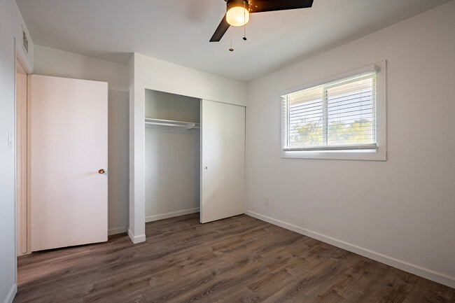 Building Photo - 12 E Hermosa Dr