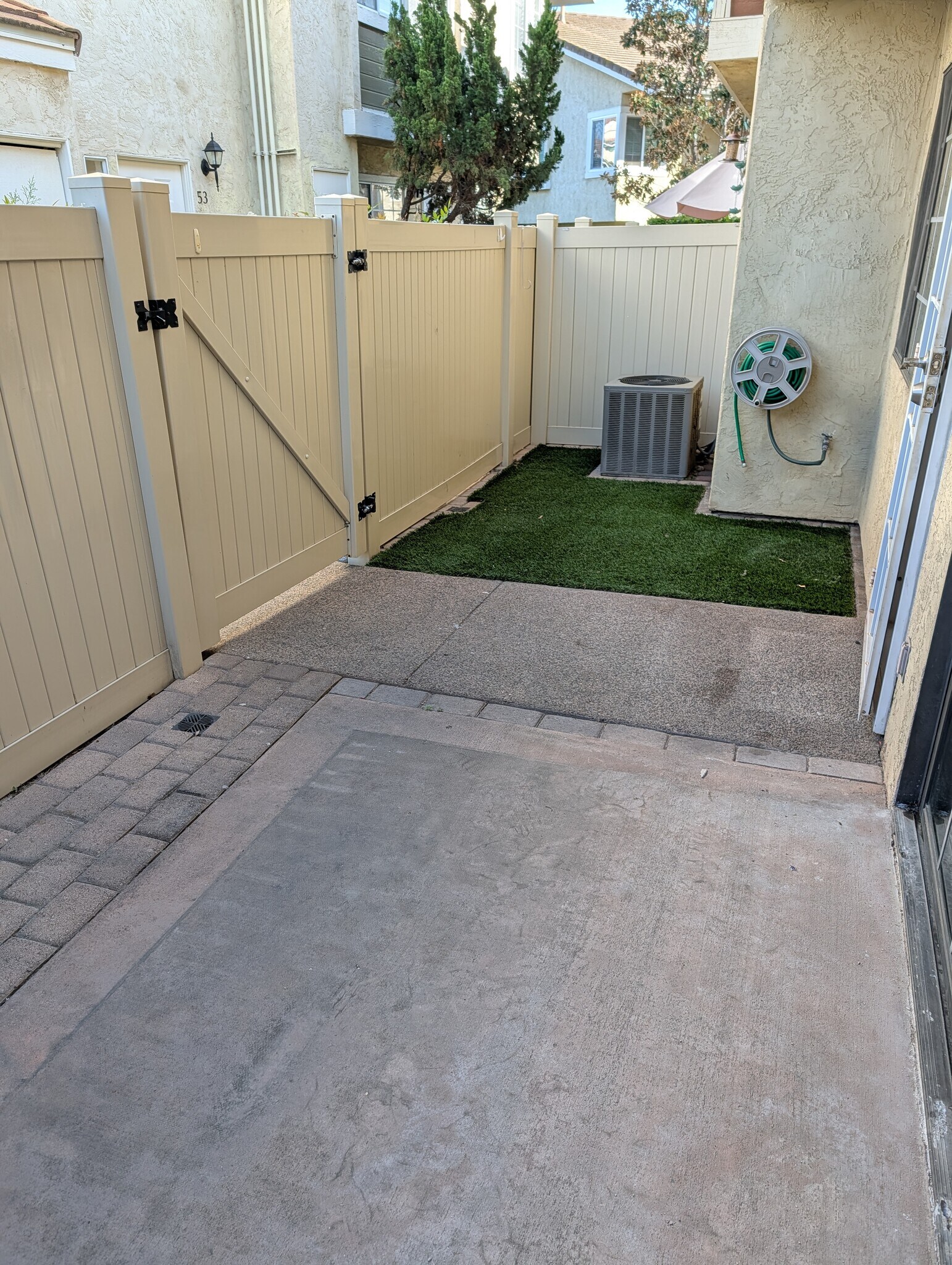 Building Photo - 10170 Palm Glen Dr