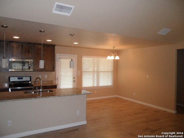 Building Photo - 606 Mockingbird Cove