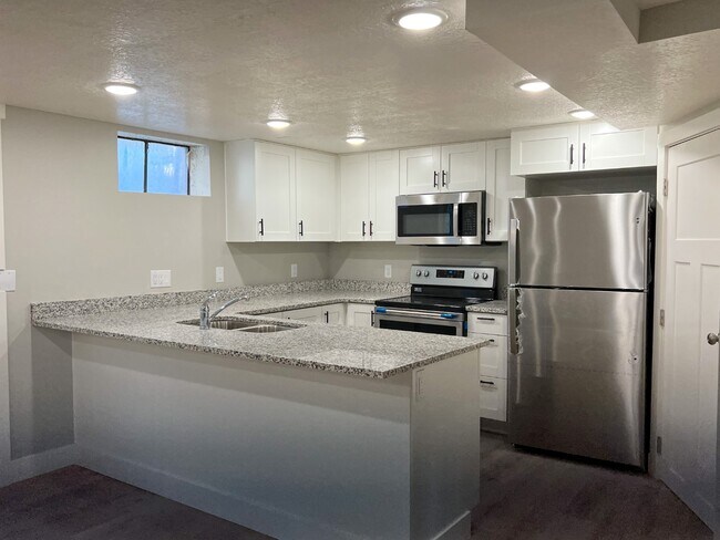 Building Photo - 702 N 100 W