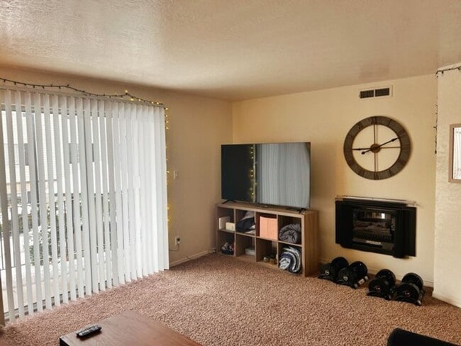 Building Photo - Live at Old Mill apartments for Fall 2026!