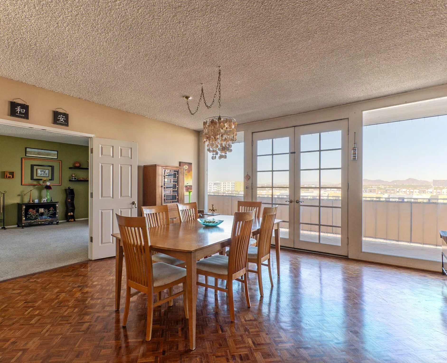 Dining Room - 207 W Clarendon Ave