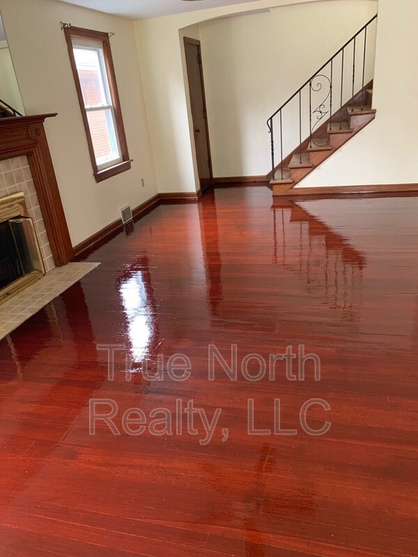 Building Photo - 432 Woodbury Ave