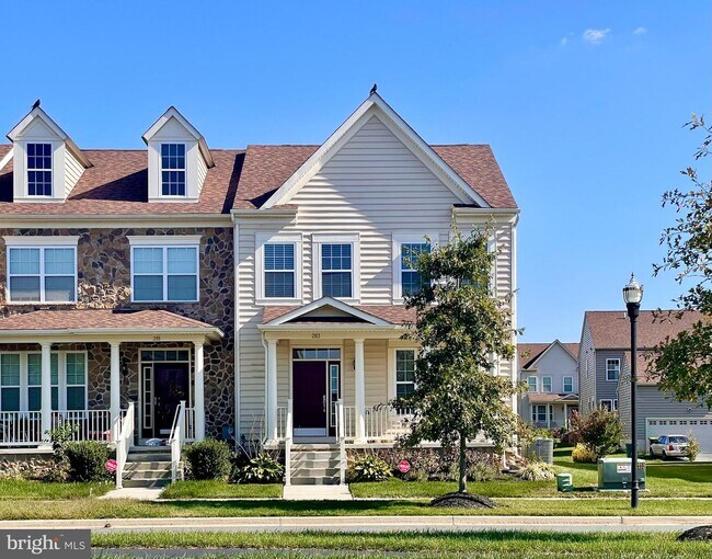 Building Photo - 283 N Bayberry Pkwy