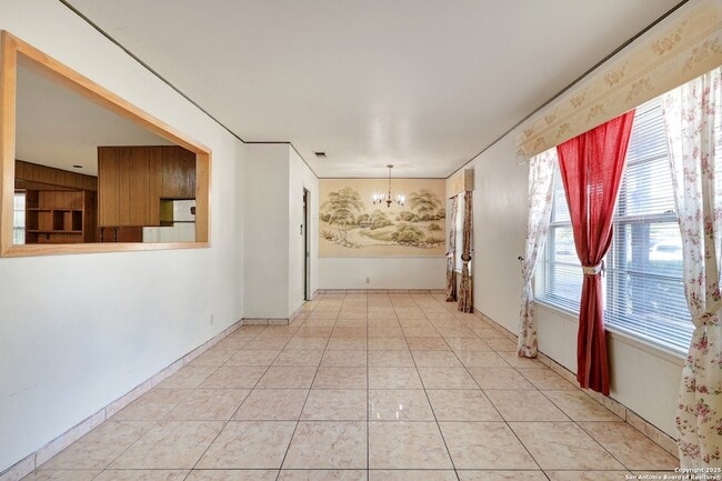 Building Photo - 166 Meadow Trail Dr