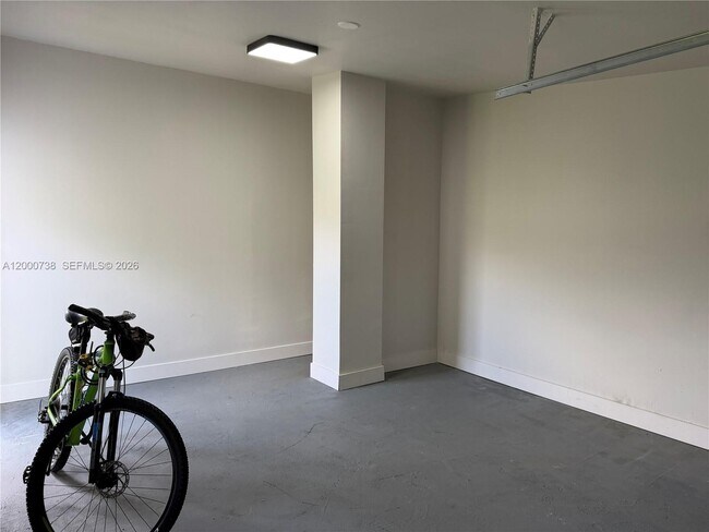 Building Photo - 20111 Gulfstream Rd