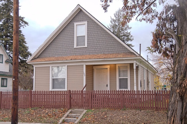 Building Photo - 102 S Perry St