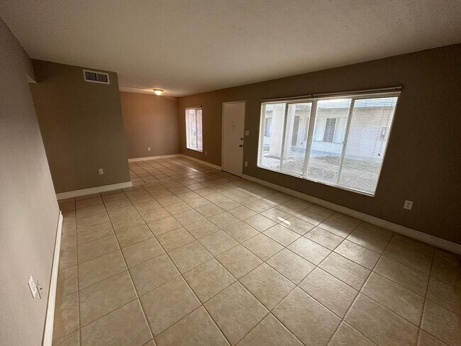 Building Photo - GREEN TEE VILLAGE 1 BED FOR RENT - FAST APPROVAL!