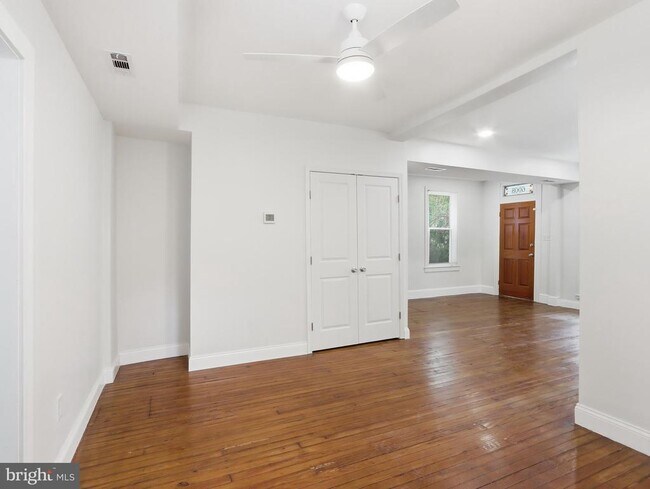 Building Photo - 6008 Clearspring Rd