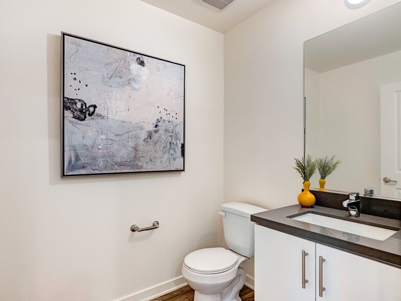 Building Photo - 6908 Knowlton Pl