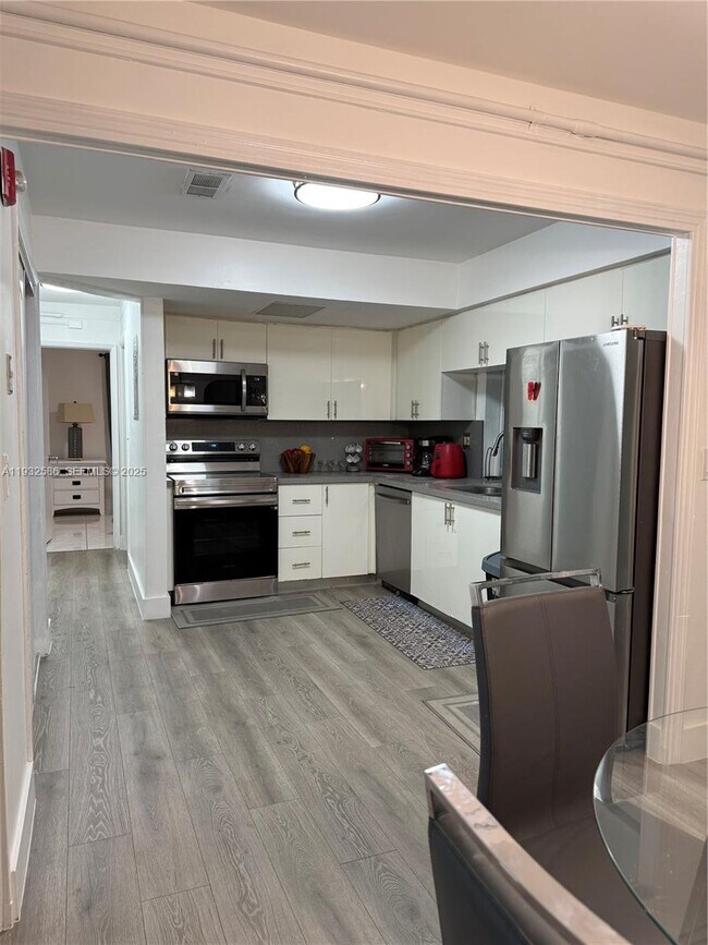 Building Photo - 2706 Montego Dr