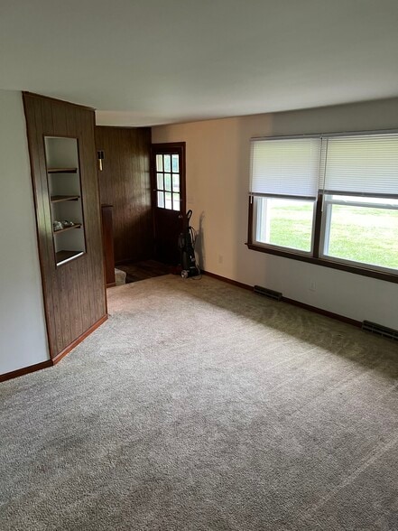 Entry - 4121 Marr Rd