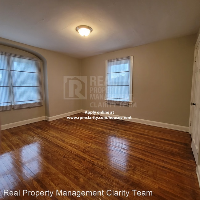 Building Photo - 3 br, 1.5 bath House - 2041 Perth St