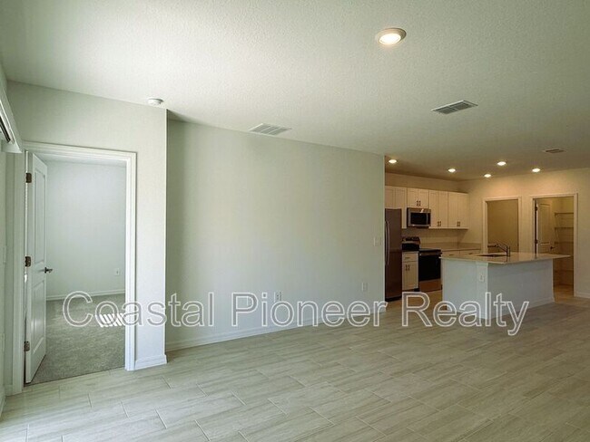 Building Photo - 17614 Pleasantview Blvd