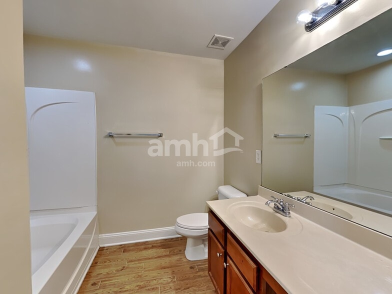 Building Photo - 3770 Marshlane Way