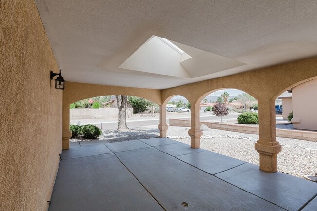 Building Photo - MOVE IN SPECIAL: $500 off the First Month ...
