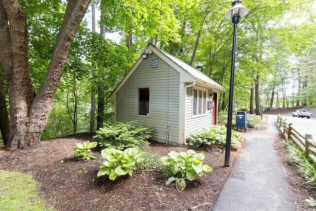 Building Photo - 14 Deer Path