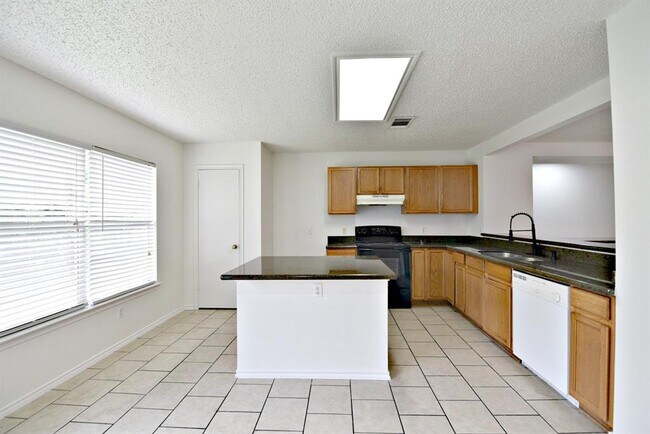 Building Photo - 1207 Birdie Cove