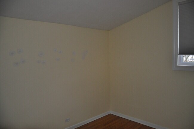 Building Photo - 504 Michael Manor