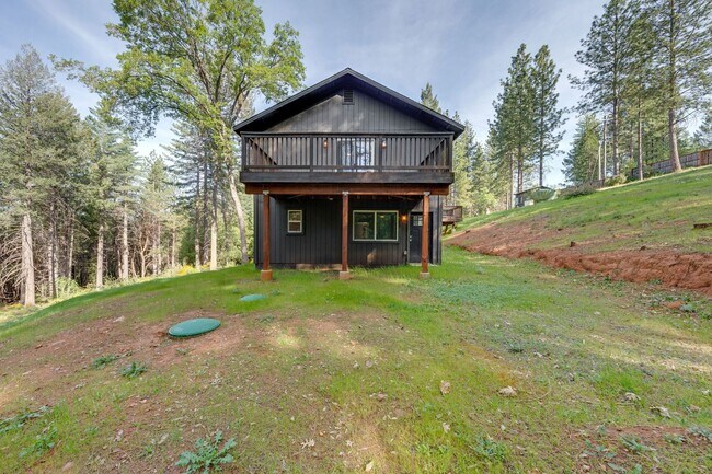 Building Photo - Updated Georgetown Home on 5 Acres with Huge Deck!