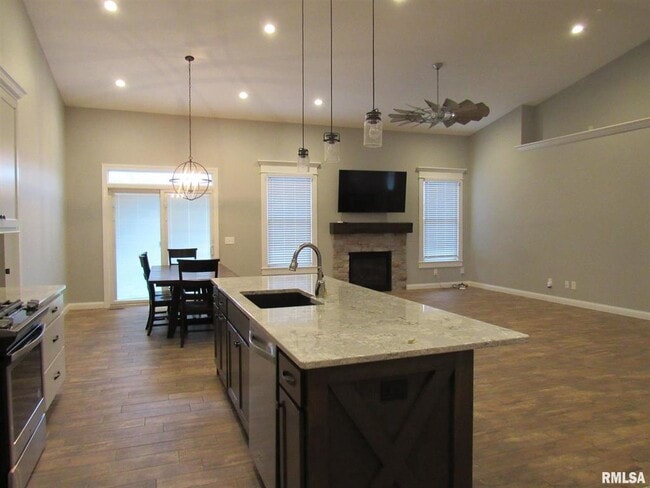 Building Photo - 1659 Celtic