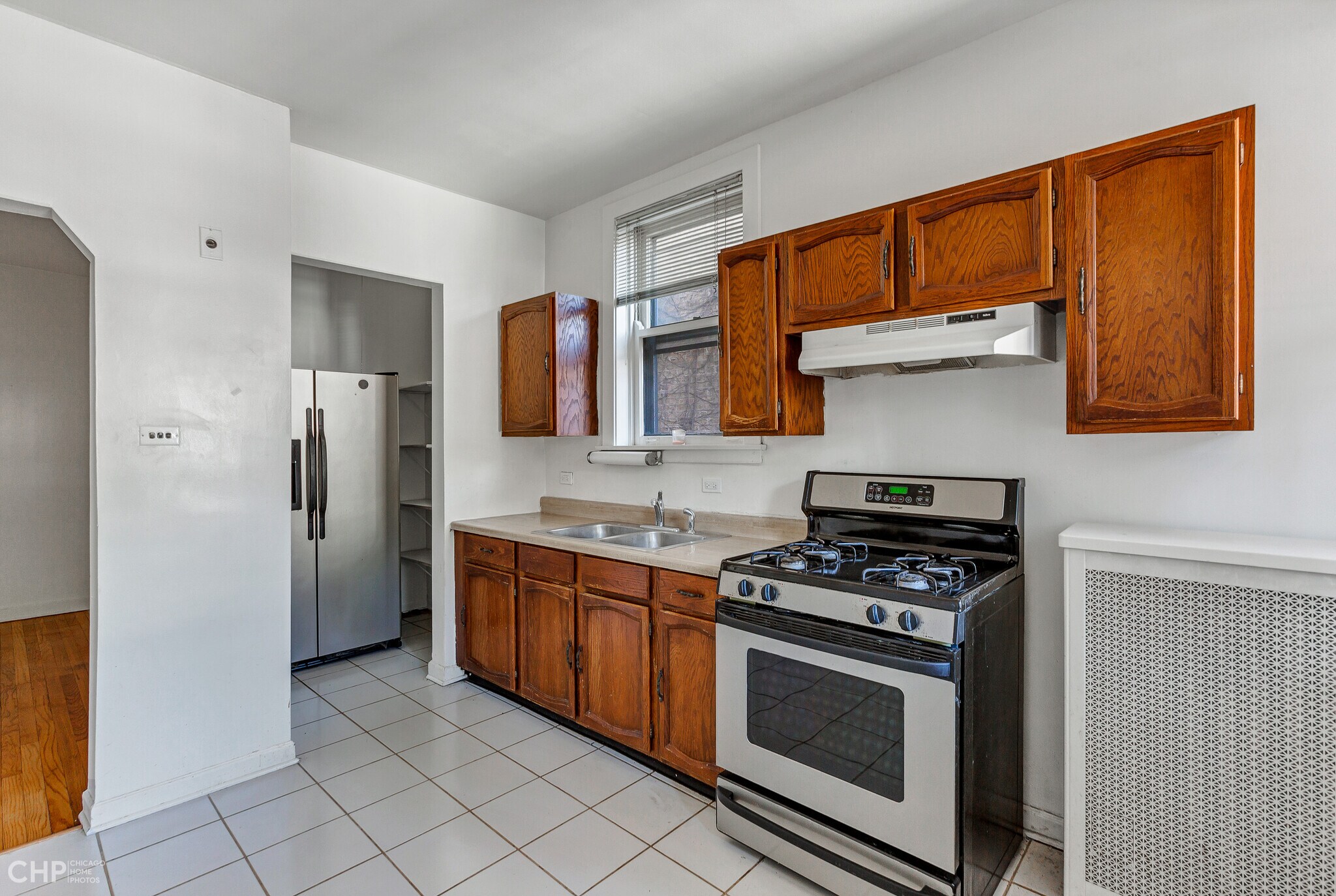 Building Photo - 6528 N Bosworth Ave