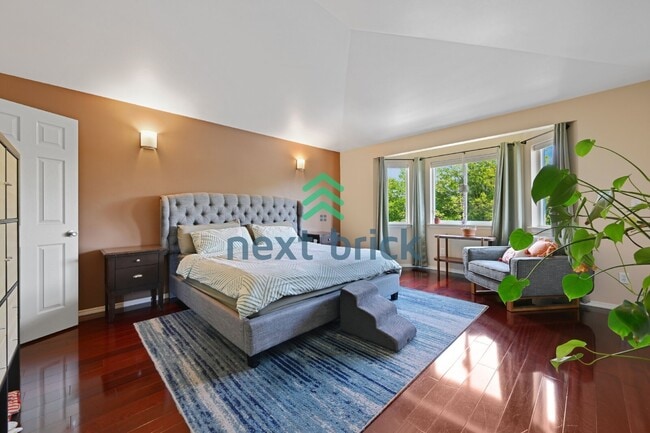 Building Photo - Discover Spacious Comfort: 4-Bedroom Gem with 2.5 Baths