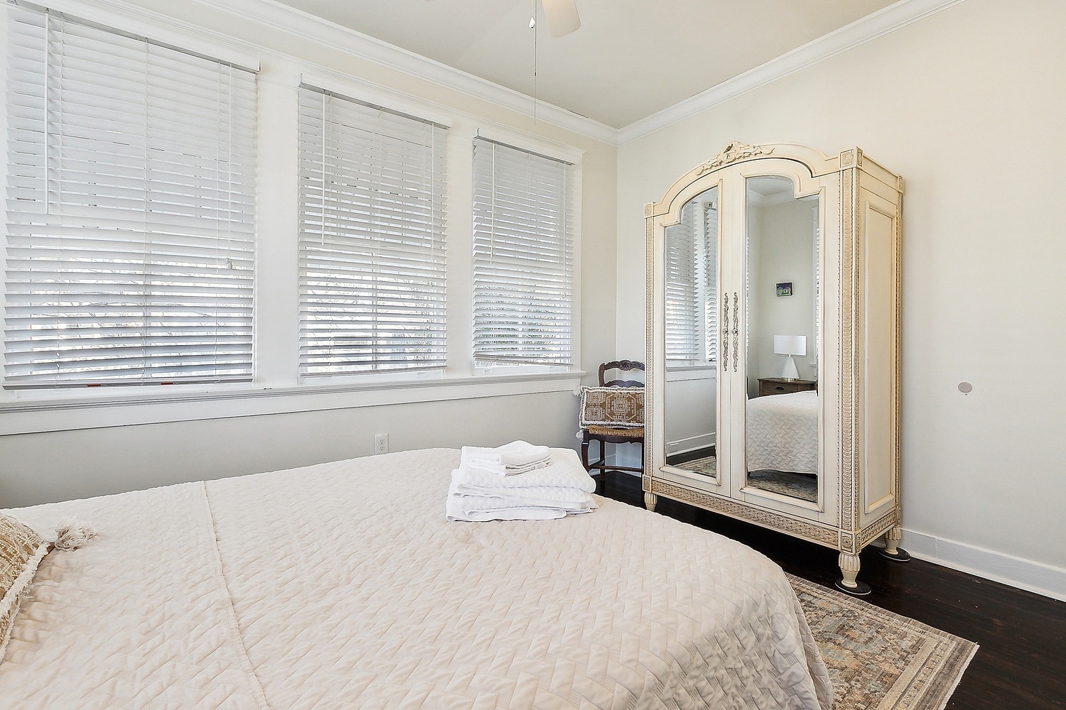 Building Photo - 819 Olga St