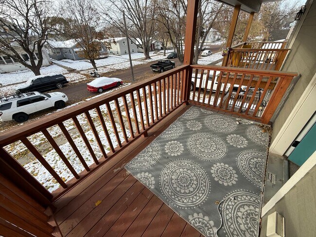 Building Photo - Twin Home for Rent Near Downtown Sioux Falls