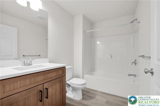 Building Photo - 1513 Maple St