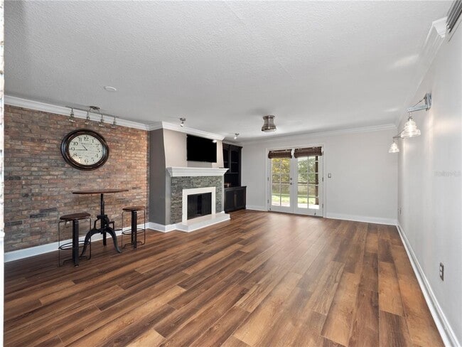 Building Photo - 210 Magnolia Rd