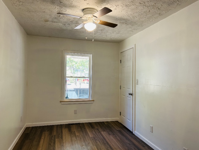 Building Photo - 1384 Kings Creek Rd